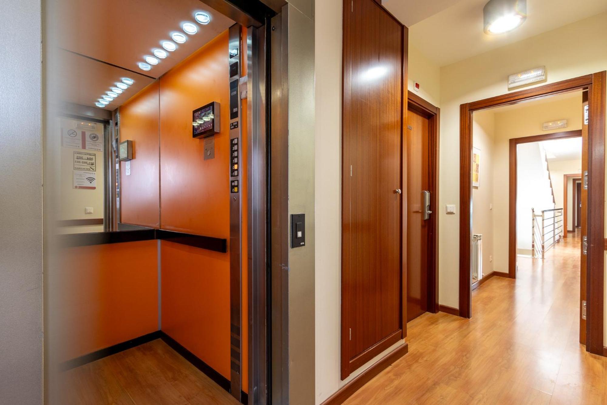 Insidehome Zaravencia Plaza Mayor Toro Bagian luar foto