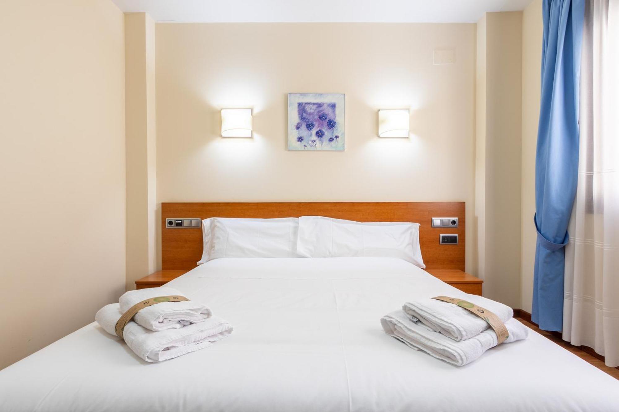 Insidehome Zaravencia Plaza Mayor Toro Bagian luar foto