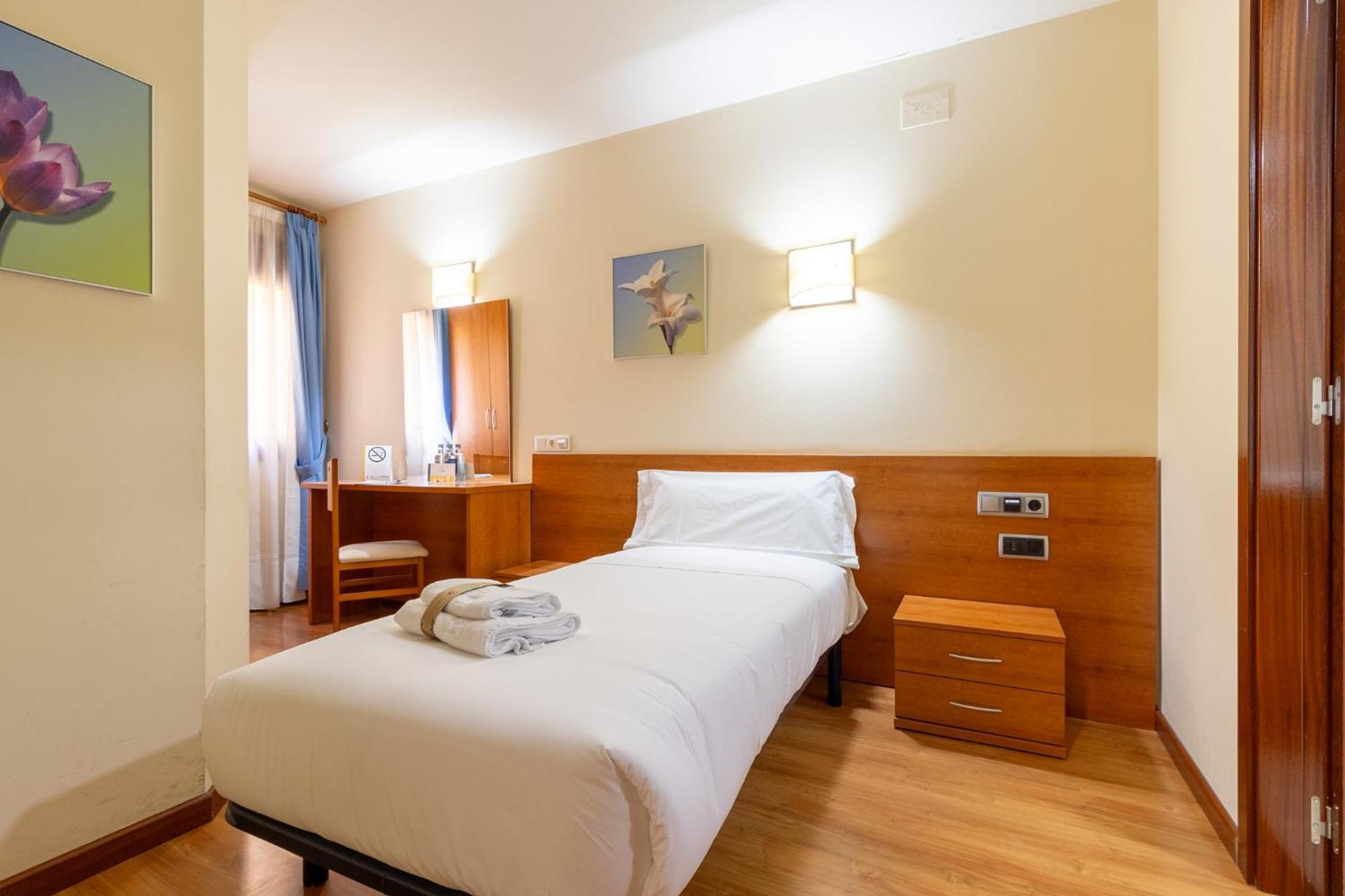 Insidehome Zaravencia Plaza Mayor Toro Bagian luar foto