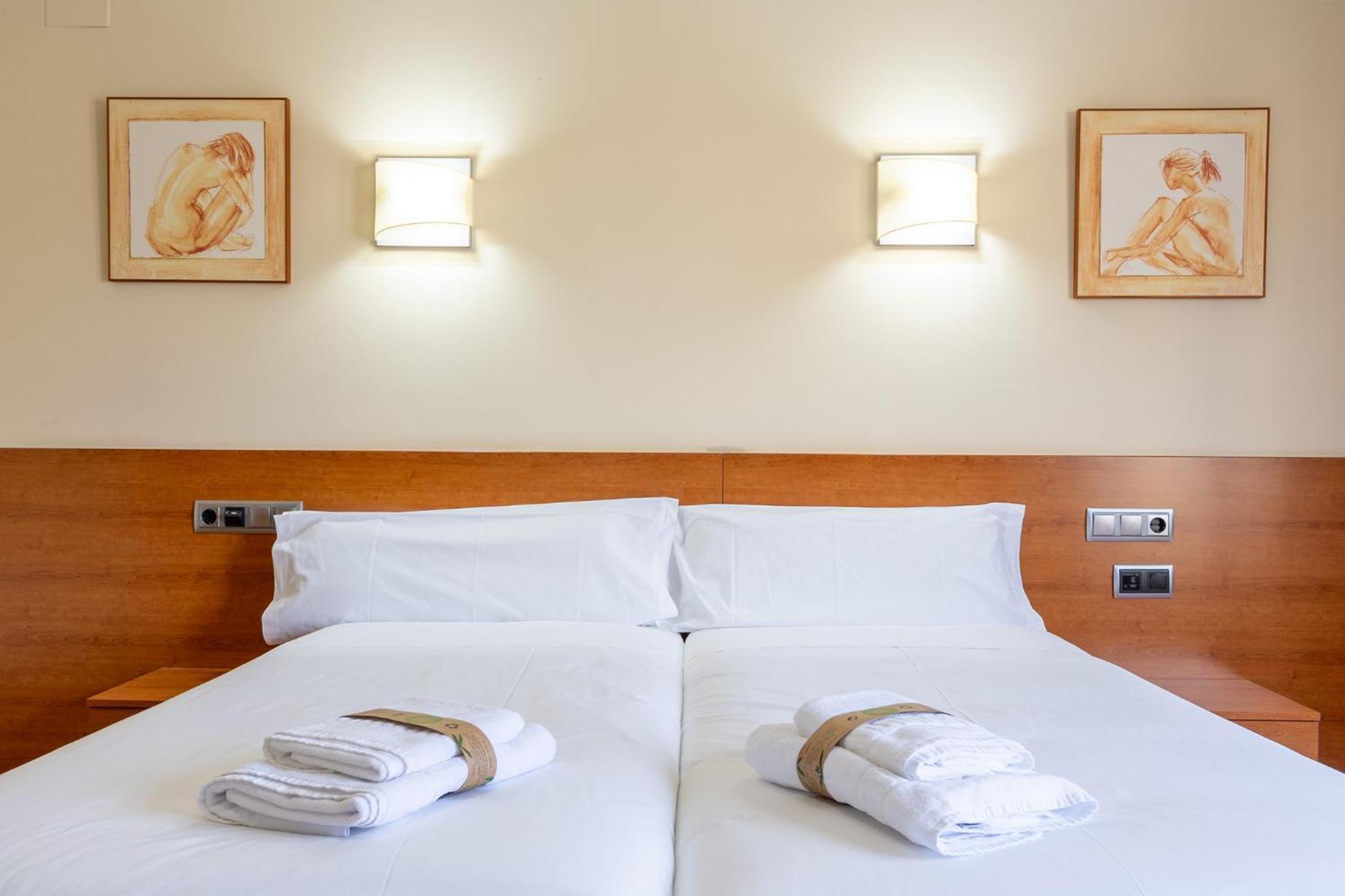 Insidehome Zaravencia Plaza Mayor Toro Bagian luar foto