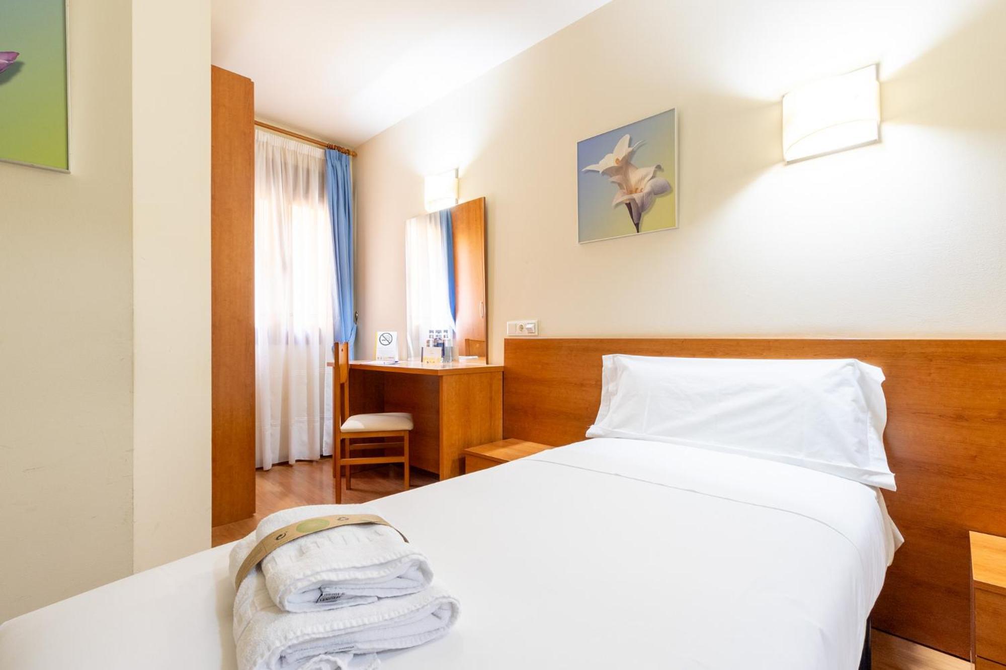 Insidehome Zaravencia Plaza Mayor Toro Bagian luar foto