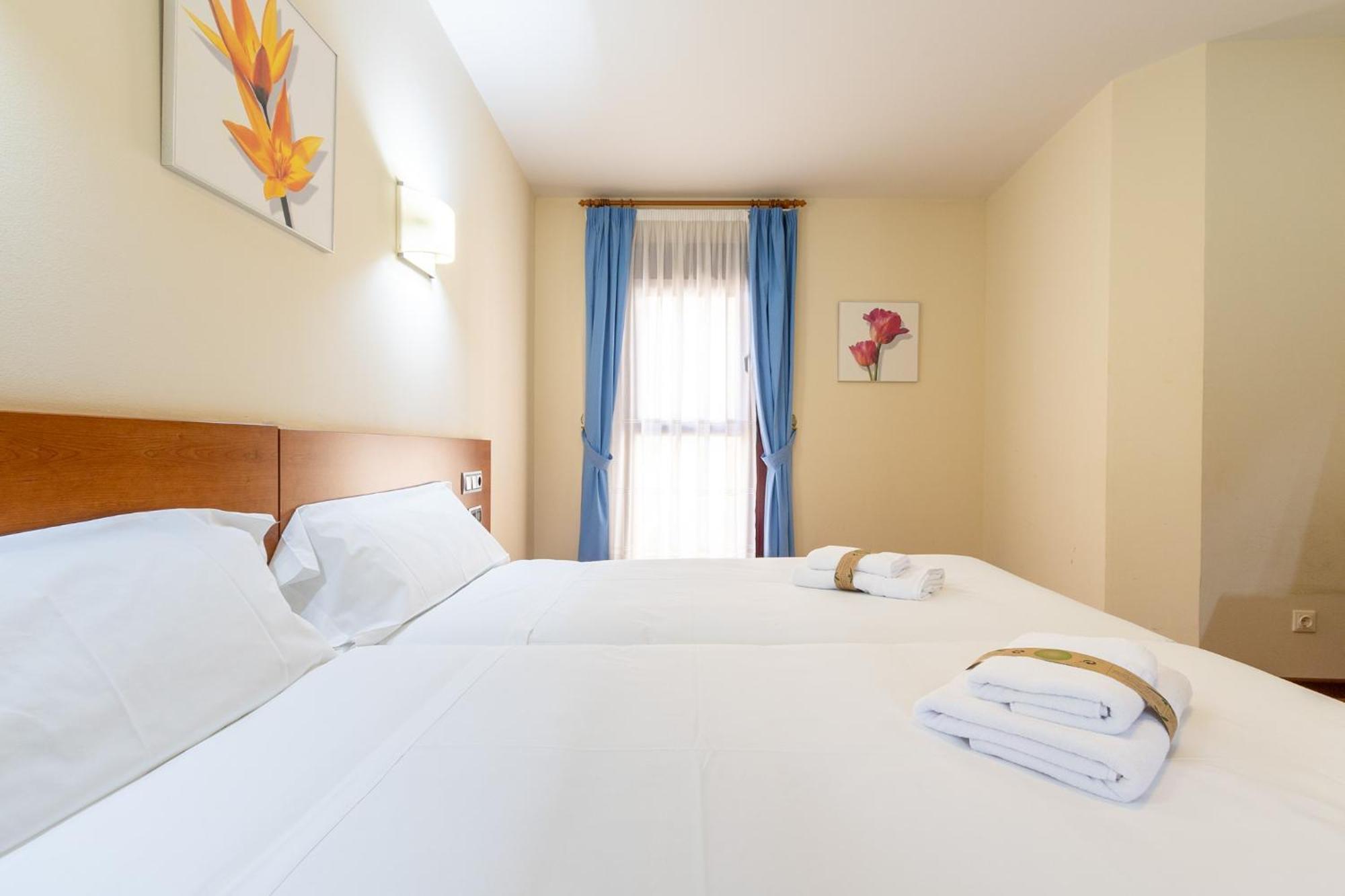 Insidehome Zaravencia Plaza Mayor Toro Bagian luar foto