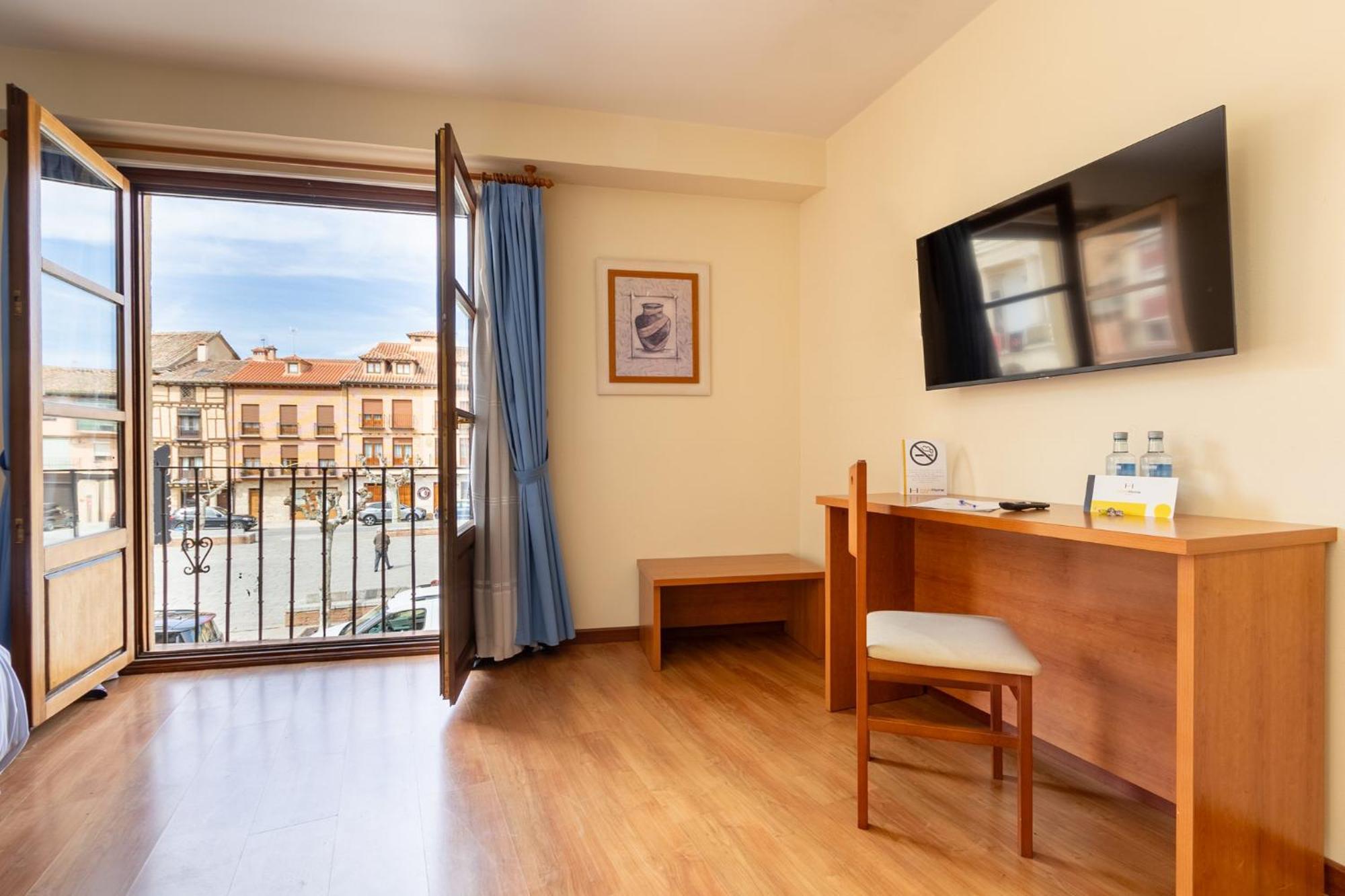 Insidehome Zaravencia Plaza Mayor Toro Bagian luar foto